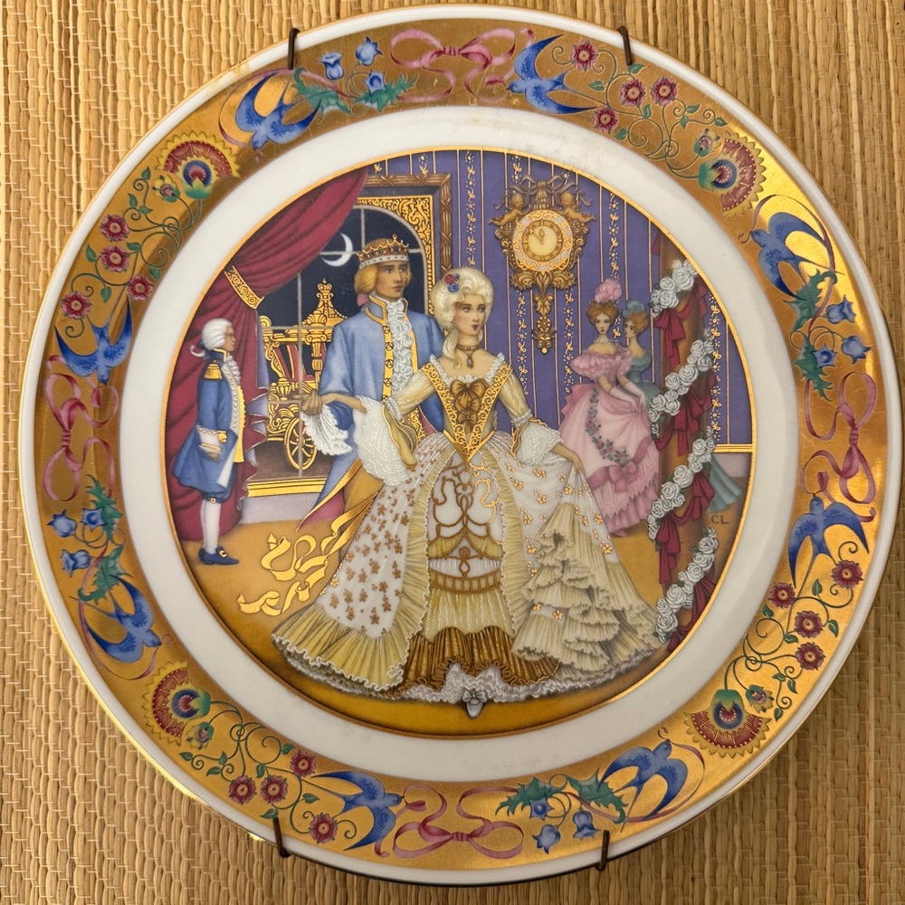 Vintage 1986 Cinderella Collector Plate • Hamilton Collection • 24K Gold • 8”